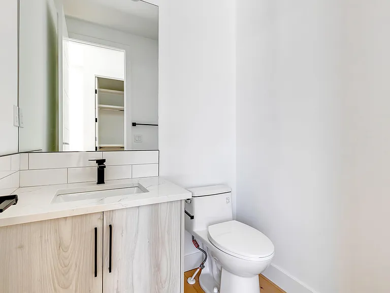 2144 51st Ave SW — Photo 36