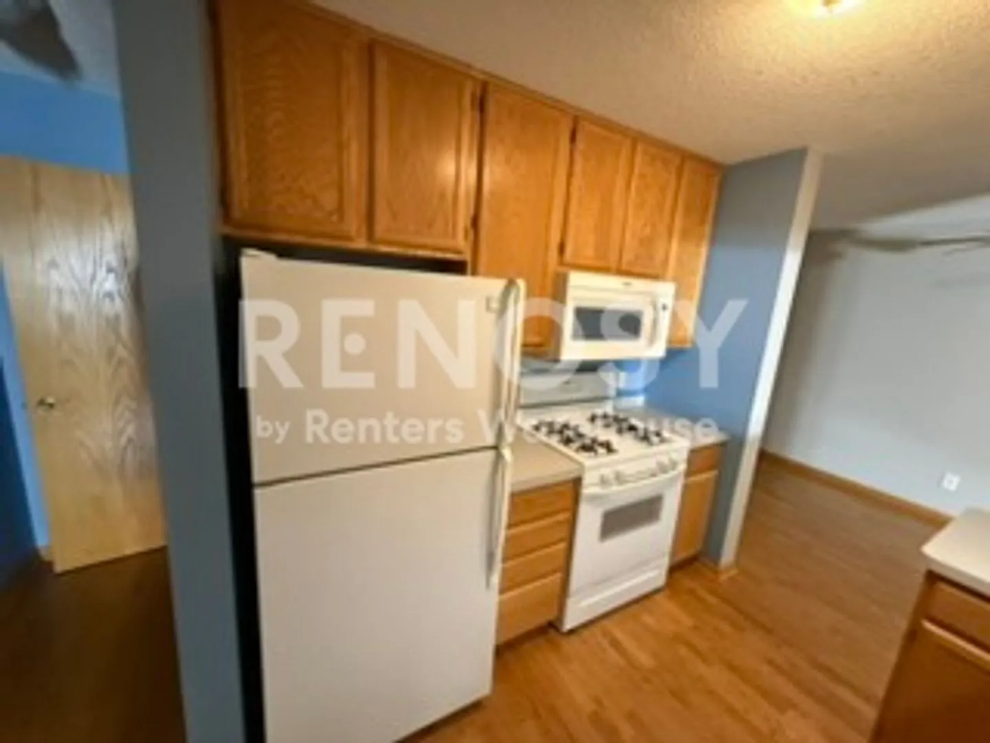 Available October 9th 2 Bedroom 2 Bath Townhouse in Apple Valley — Photo 3