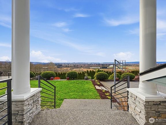 3rd image of 303 Vernon Road