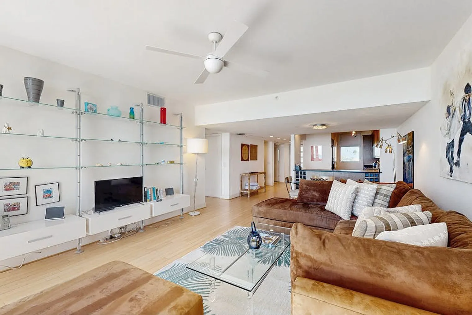 2 bed, 2.0 bath, 1388 sqft, $6,241 — Photo 2