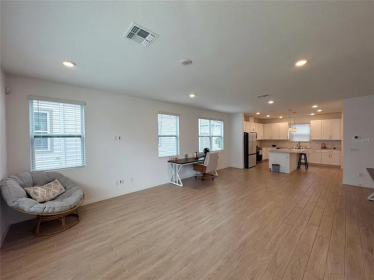 2956 Voyager Ave — Photo 4