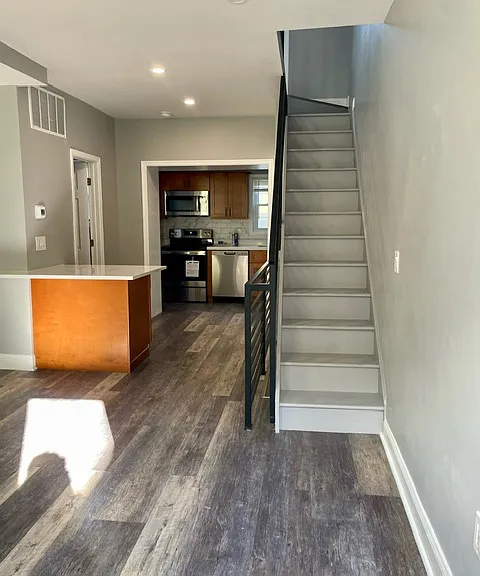 165 W Palmer St — Photo 2