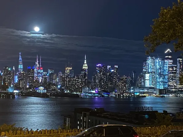 (undisclosed Address), Weehawken, NJ 07086