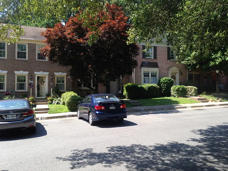10345 Hampshire Green Ave — Photo 3