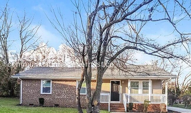 1st image of 910 Canton Pl