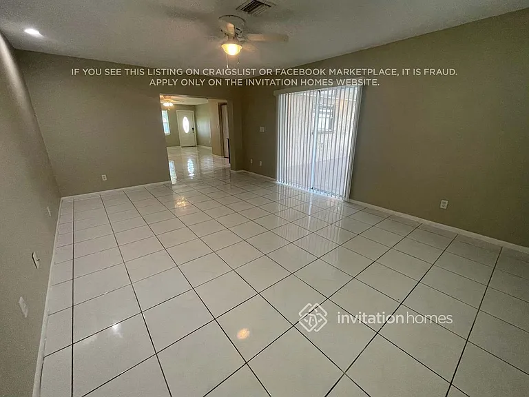 1806 SE 13th St — Photo 3