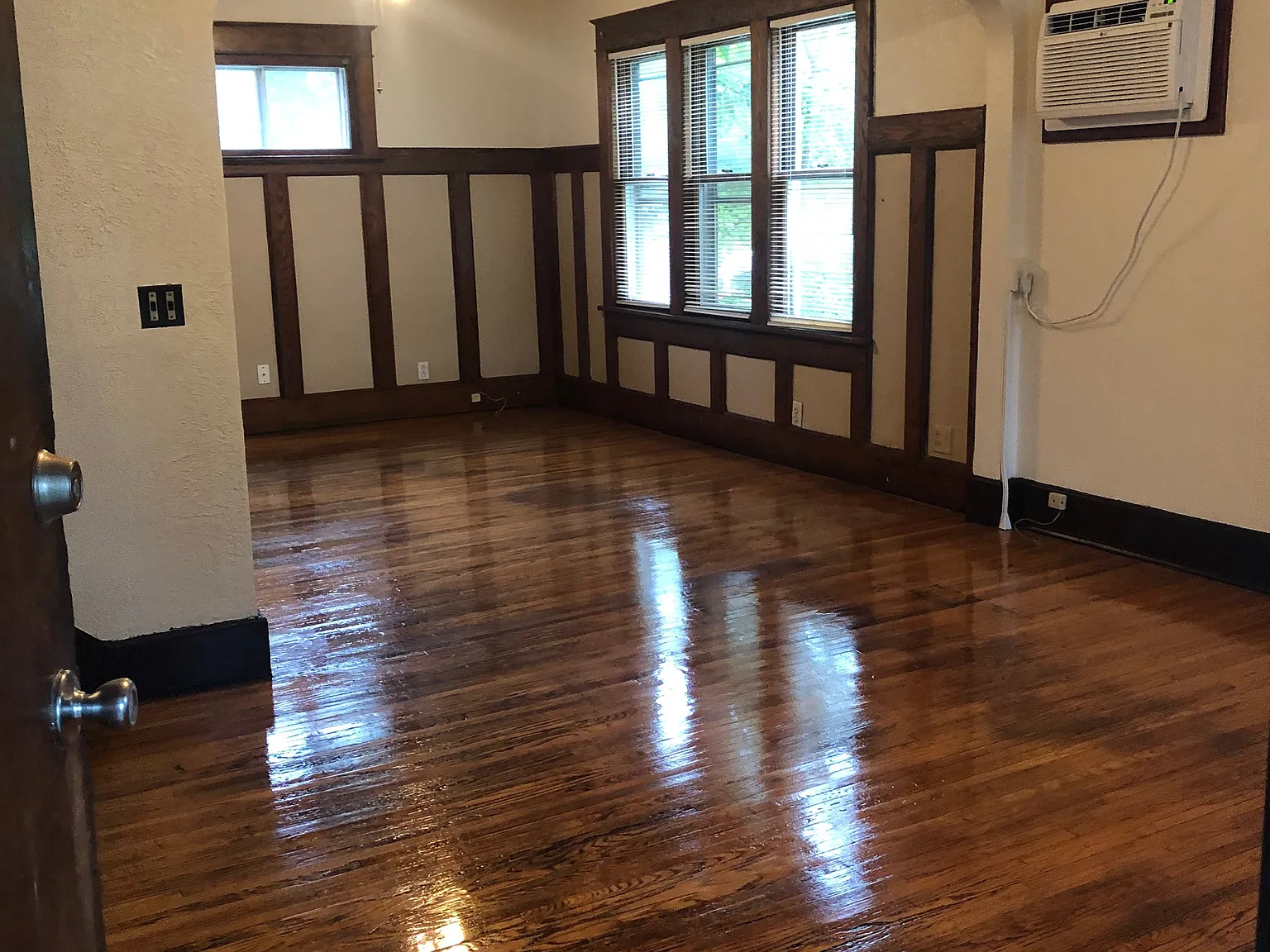 6 bed, 3156 sqft, $3,300 — Photo 3