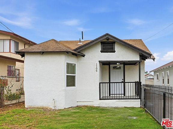 3rd image of 1109 W 110th St