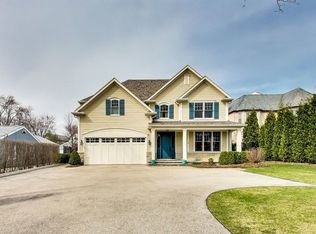 1490 Pleasant Ln, Glenview, IL 60025