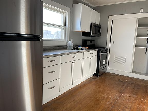 3rd image of 314 Otter Ave #1