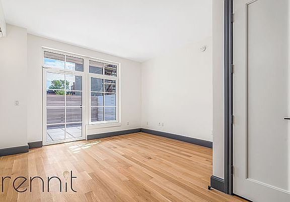 2nd image of 1430 Fulton St #211
