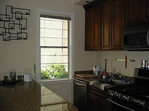 2nd image of 1040 Ashbury St