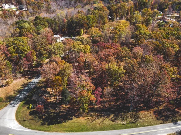 21 Eyrie View Dr #21, Lynchburg, VA 24503