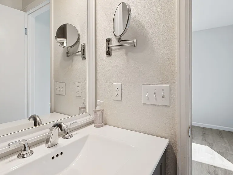 4279 Monroe Dr #A — Photo 25