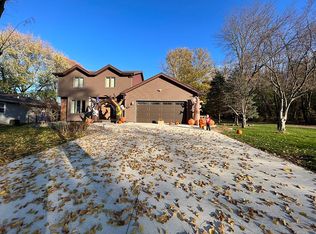 3201 Sunbrook Rd, Madison, WI 53704
