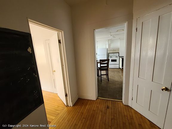 4th image of 49 S Prospect St