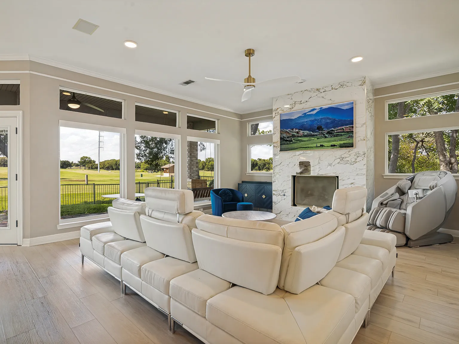 4 bed, 2909 sqft, $3,490 — Photo 3