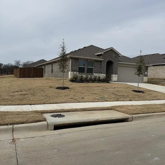 448 Kaufman Dr — Photo 1