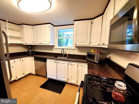 5th image of 4543 Kendall Dr
