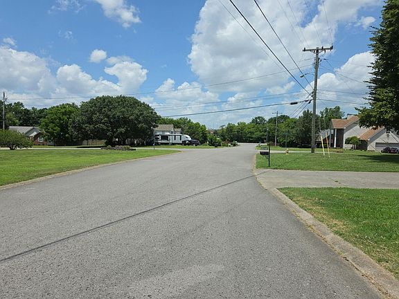 4th image of 203 Moorhill Ave