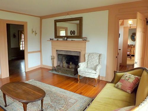 Living Room with fireplace