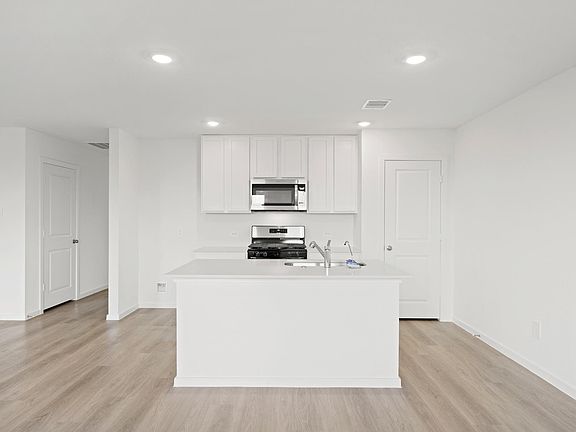 4th image of 3052 Helios Haven Dr