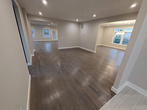 3rd image of 3010 Fairmont St