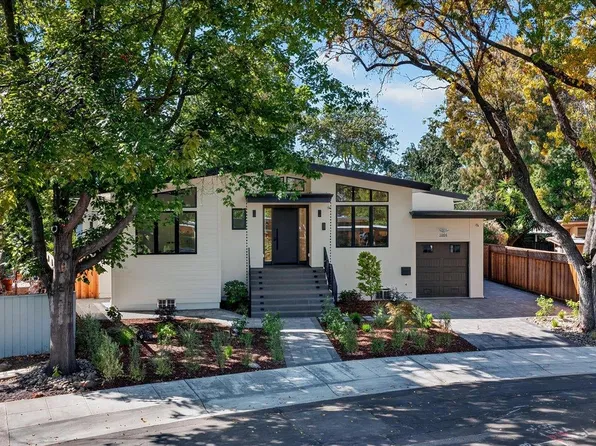 1084 Moffett Cir, Palo Alto, CA 94303
