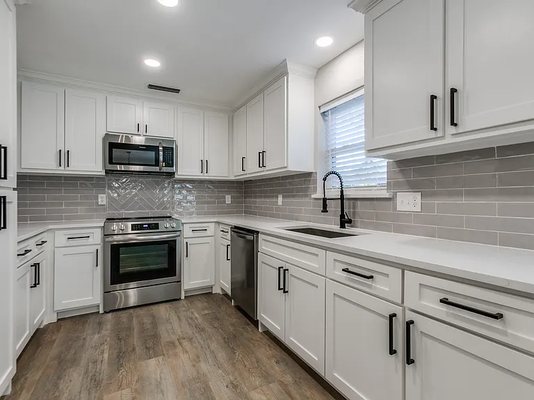 2705 Forest Park Dr — Photo 7