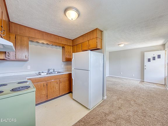 5th image of 1203 Fair Dr
