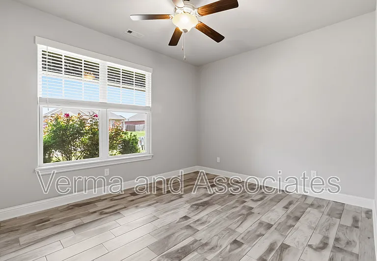 931 E Skyline Loop — Photo 19