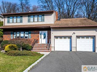 64 Dellwood Rd, Edison, NJ 08820