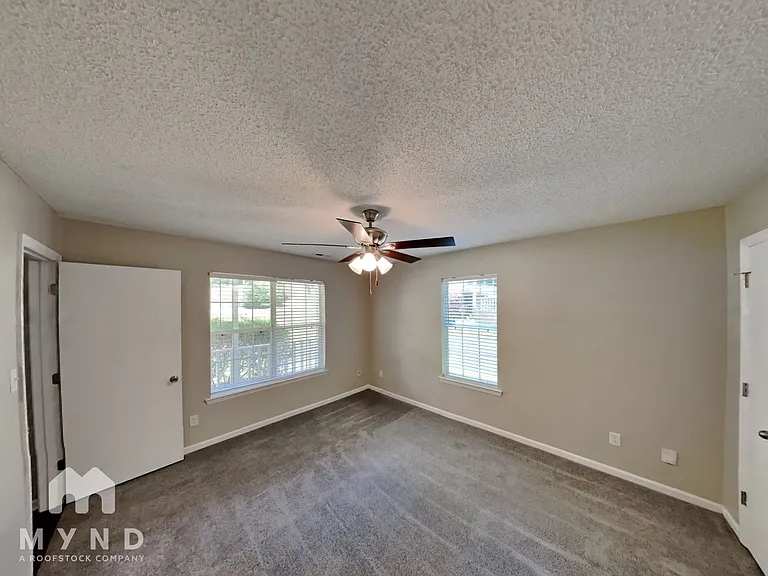 1929 Teddington Dr — Photo 14