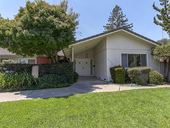 3rd image of 13171 Via Arriba Dr