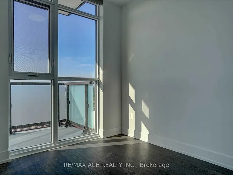 2550 Simcoe St N #218 — Photo 14