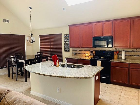 2nd image of 417 Crown Oaks Dr