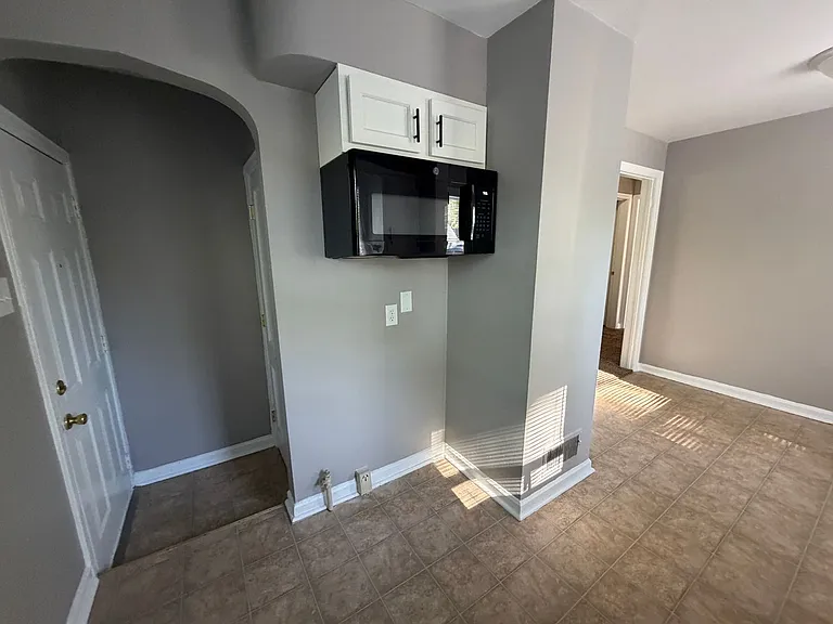 4705 S Anthony Blvd — Photo 5