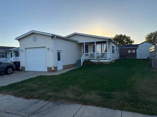223 Hackney Ct, Iowa City, IA 52240