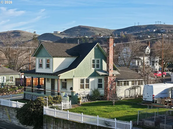 1022 E 10th St, The Dalles, OR 97058