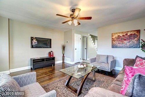 5th image of 4032 Saint Augustine Ln