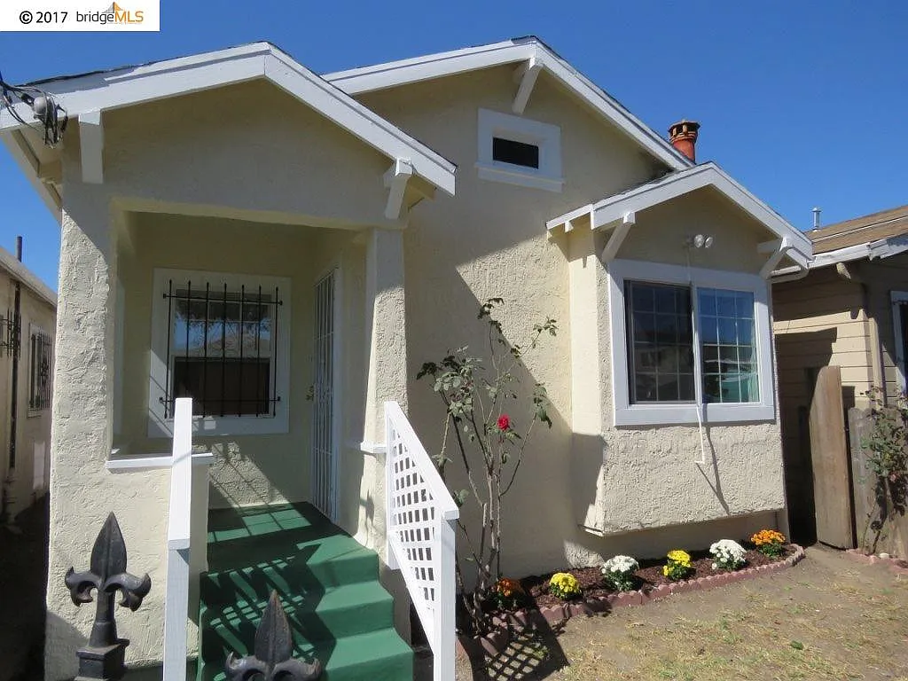 567 2nd St photo 1