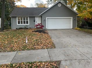 112 E 38th St, Holland, MI 49423