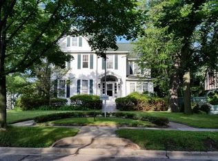 918 Ash St, Baraboo, WI 53913