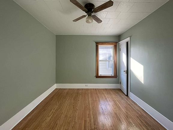 3rd image of 257 Crestwood Ave APT 2