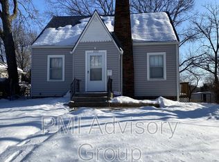 2132 SW Harrison St, Topeka, KS 66611