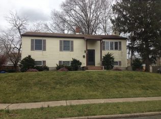 25 Appleman Rd, Somerset, NJ 08873