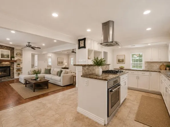 8522 Westview Dr, Houston, TX 77055