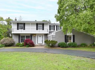 6835 Limerick Ln, Troy, MI 48098