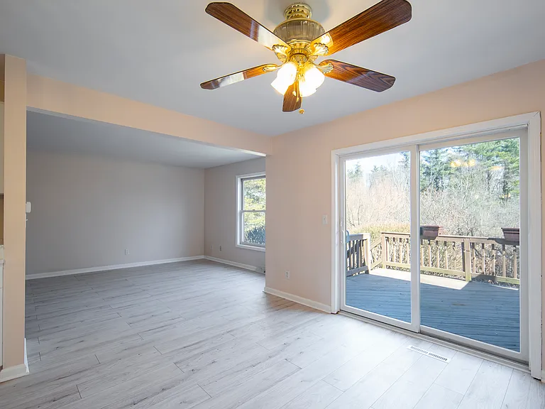 174 Harvard Rd — Photo 11