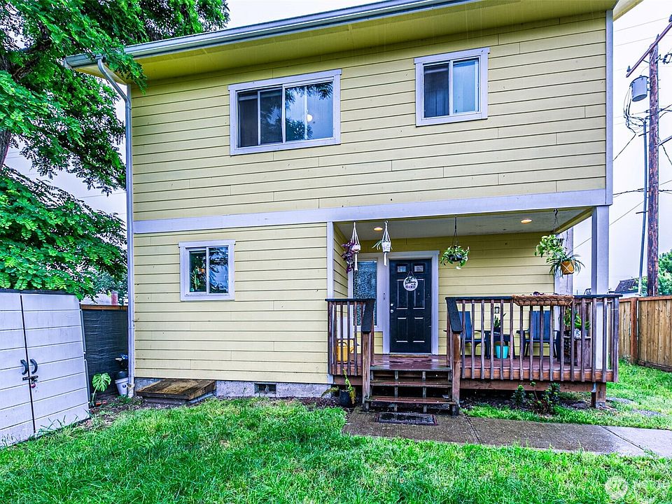 1st image of 106 2nd Street NE